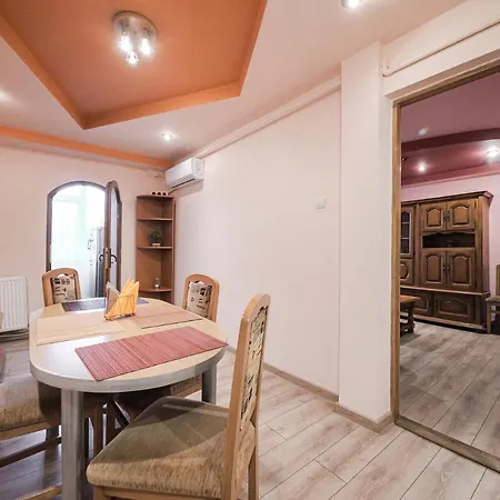 Luxury Ultracentral Curtea De Arges Exterior photo