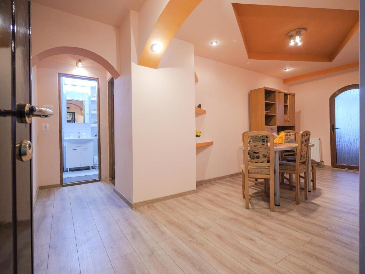 Apartment Luxury Ultracentral Curtea de Argeş