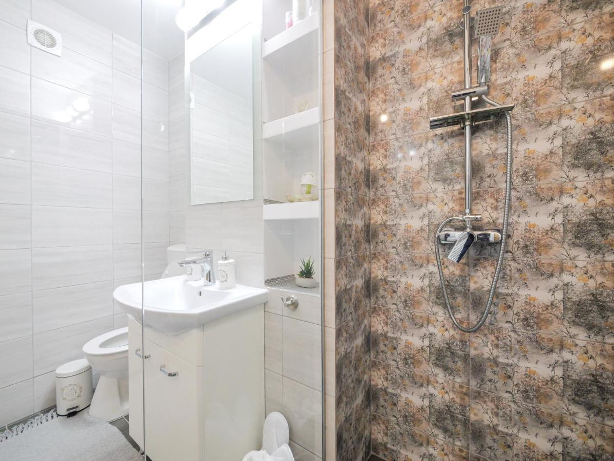 Luxury Ultracentral
